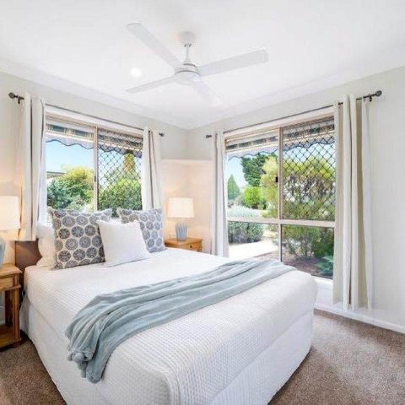 Spacious and stylish unit in prime location