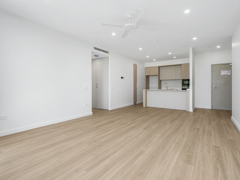 Luxury 'Falcon Design' with Spectacular Bushland Views