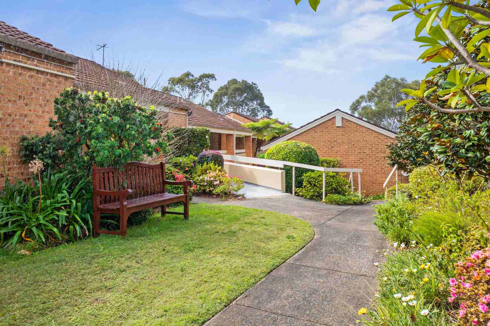 Beautifully Refurbished 2-Bedroom Unit!