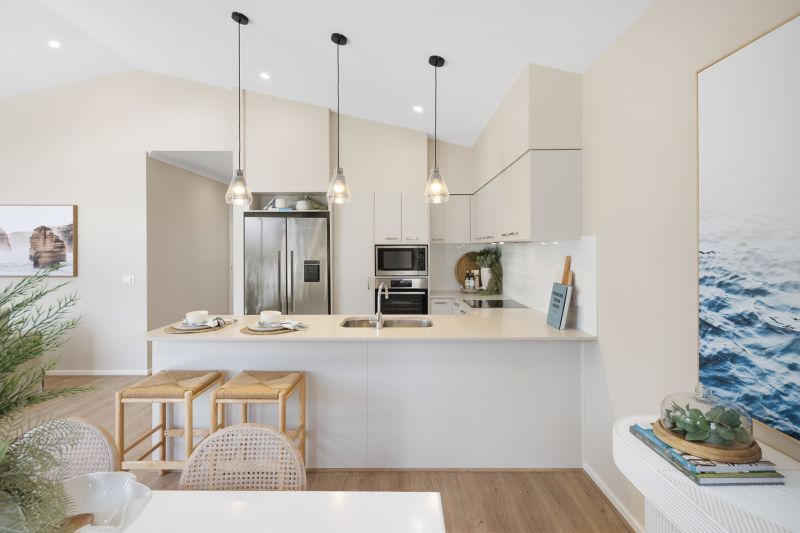 Write the next chapter of your story at Lakeside Lara & choose from our range of stunning home designs including the Gippsland.