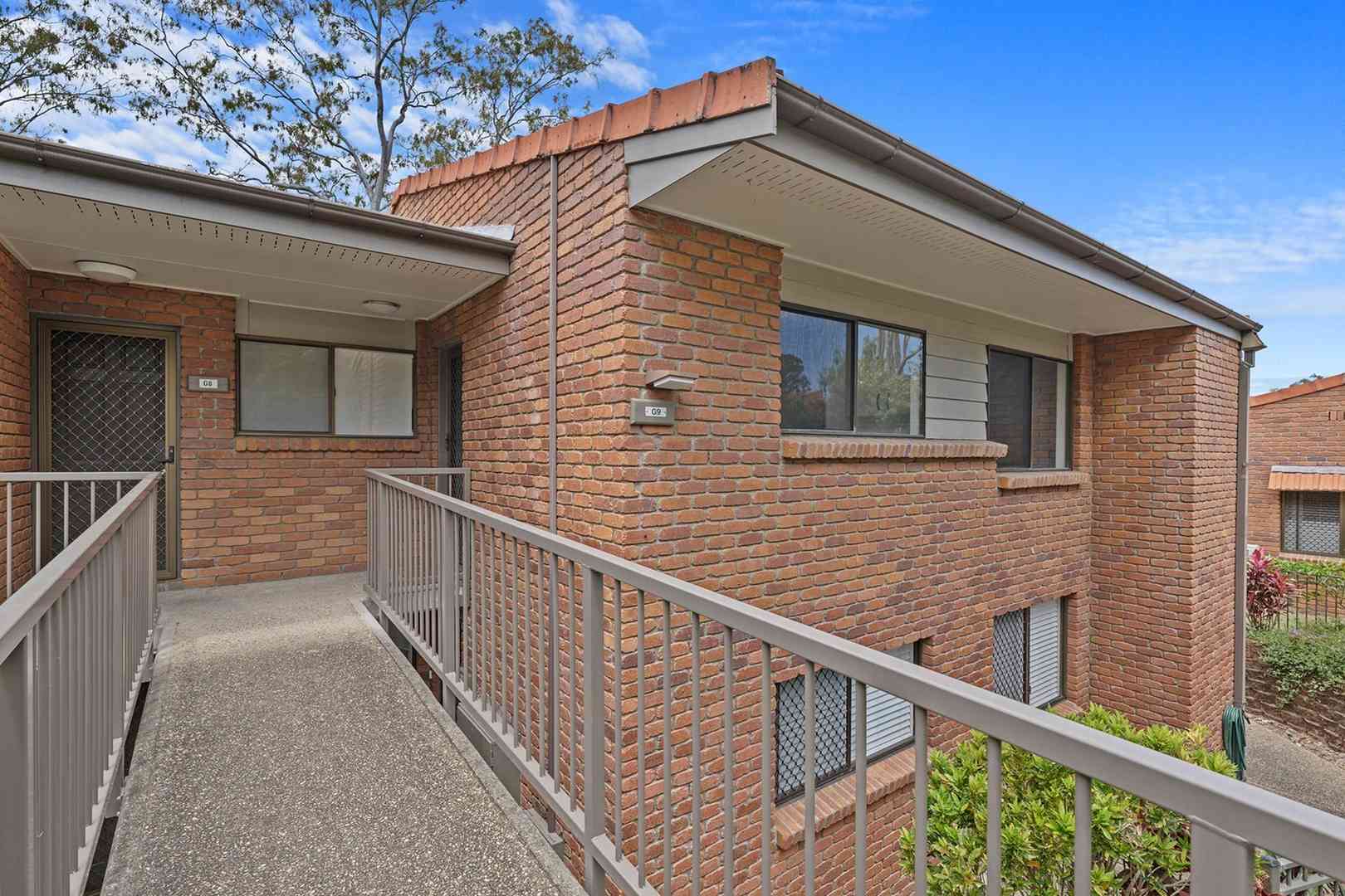 One bedroom plus study home close to community facilities