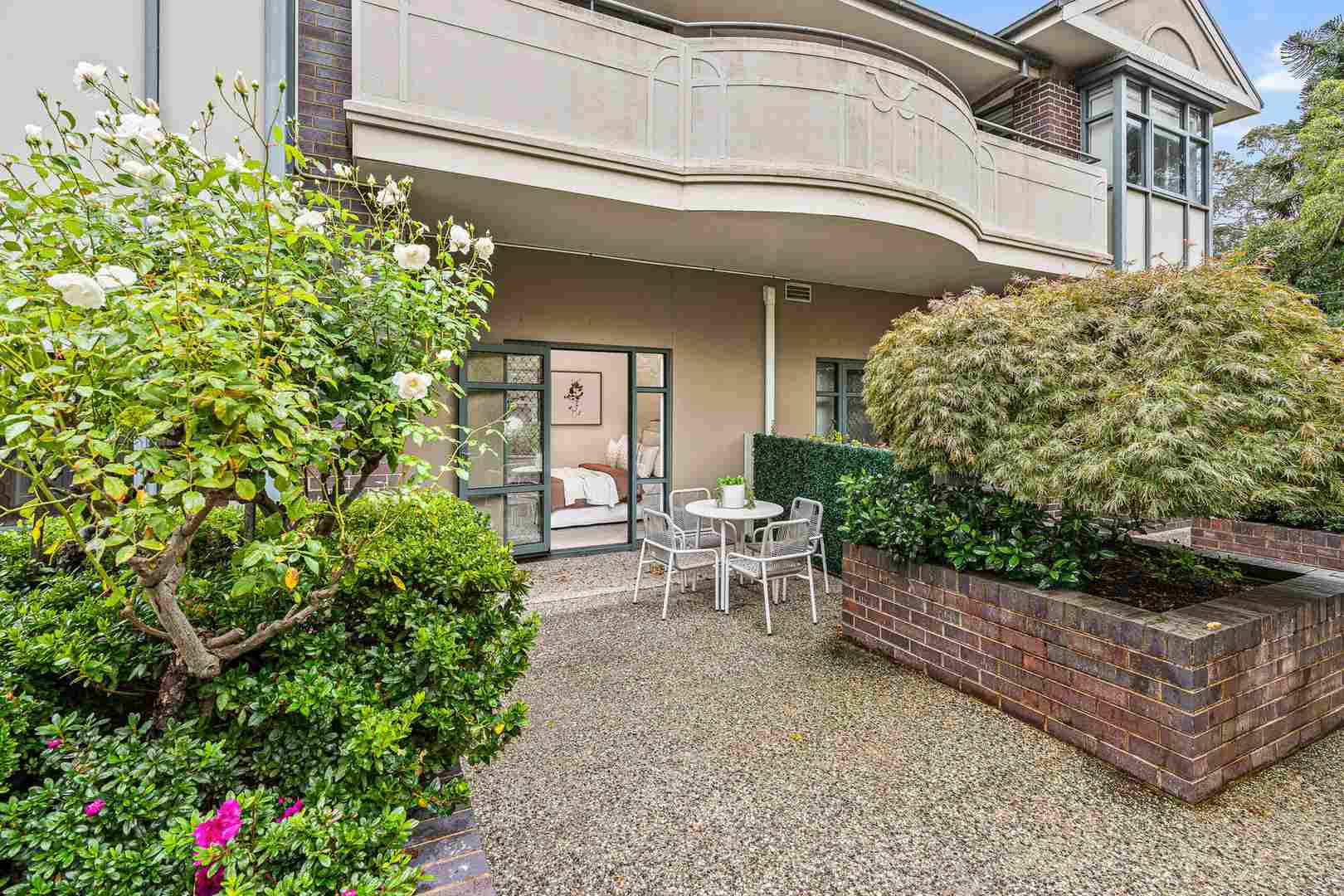 Ground-floor two-bedroom apartment!