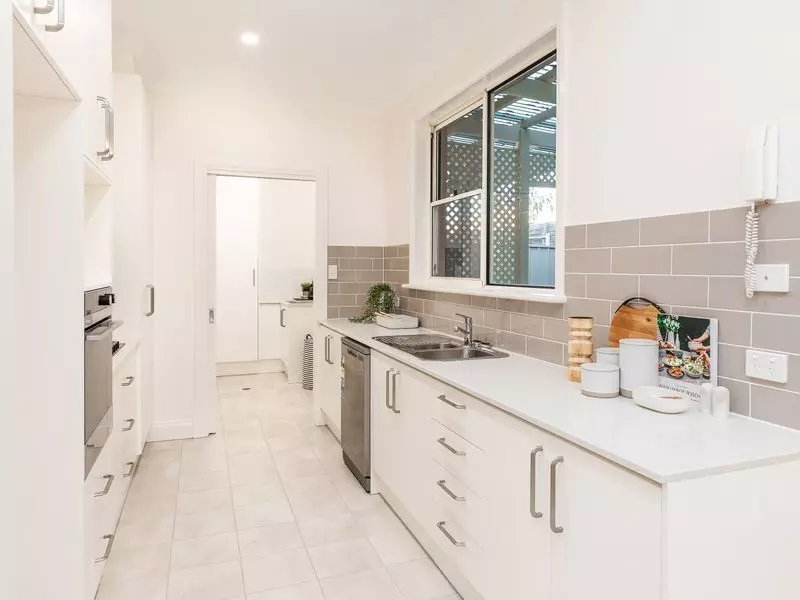 Live in style and prestige by the sea!