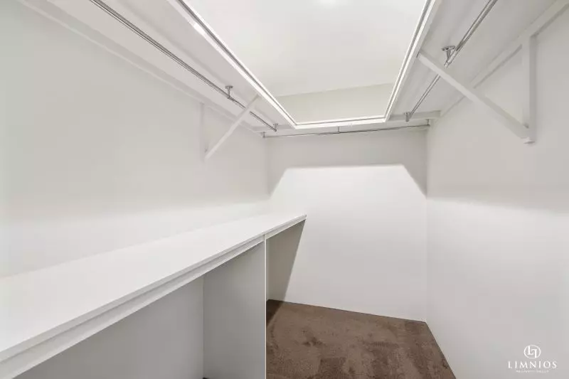 Stylish and Spacious Family Home on a big Land!