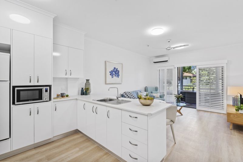 Spacious ground-level apartment