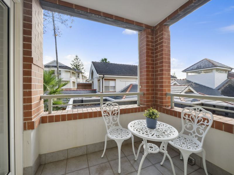 Stylishly Renovated Serviced Apartment with Relaxing Balcony Outlook