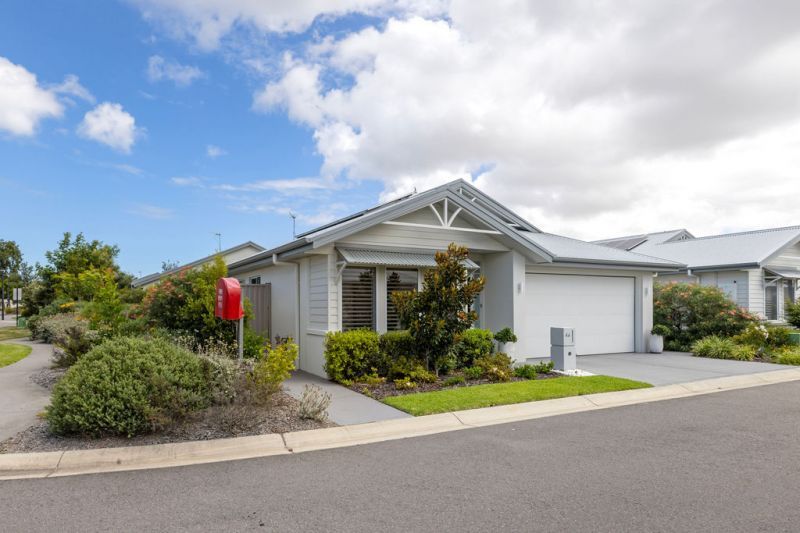 Elegant Corner Retreat – Stylish Alfresco Living