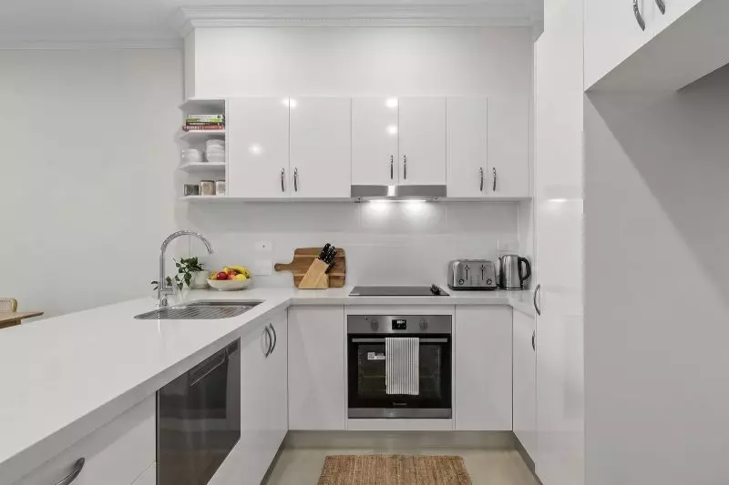 Spacious one-bedroom first-floor apartment