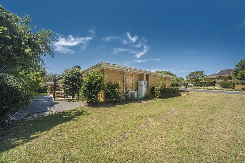 Modern Villa near the Coast