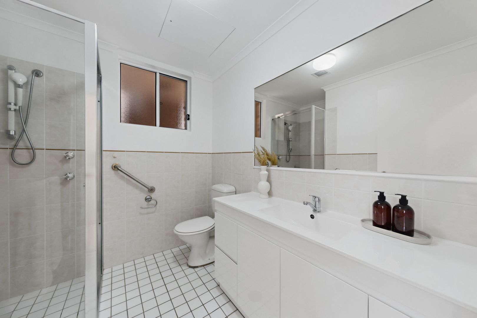 Sunshine, Space and Style – Unit 106 Has It All