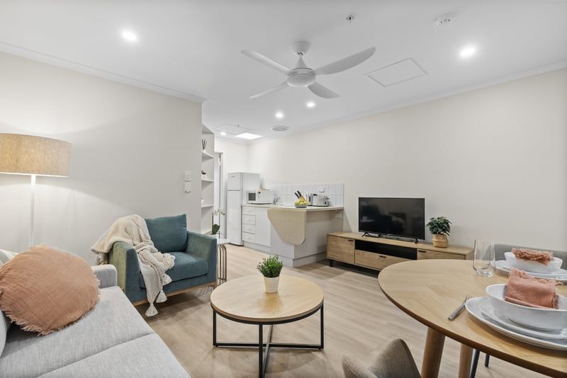 Freshly Updated Serviced Apartment with Private Courtyard