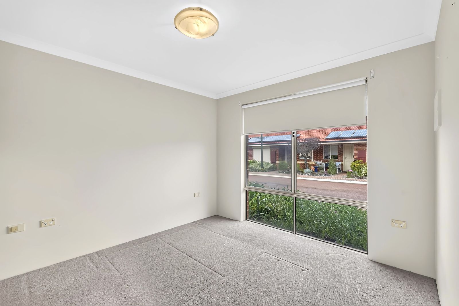 Light and bright villa close to amenities
