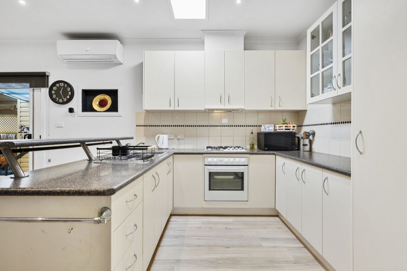 Beautifully Updated Modern Retreat