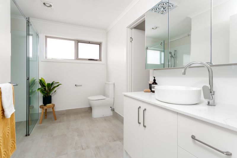 Two bedroom unit overlooking Mowbray Golf Course