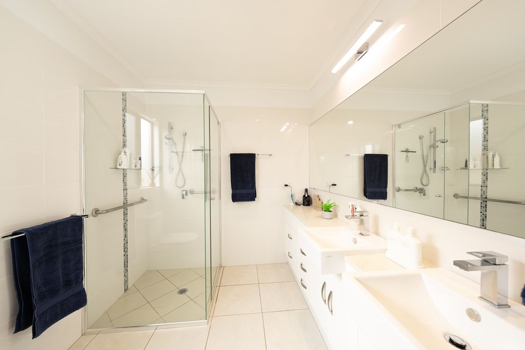 Modern Luxury - Palm Lake Tweed River