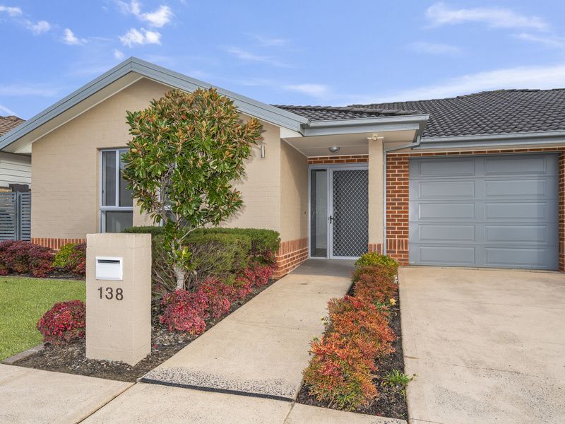 Spacious, Modern villa with Private Outdoor Retreat