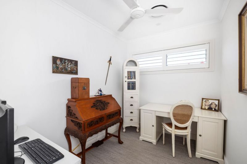 Elegant Corner Retreat – Stylish Alfresco Living