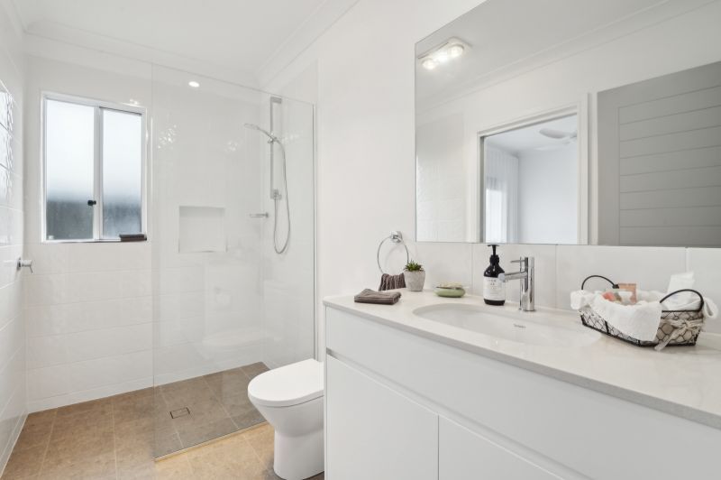 Light-Filled Living – Elegant Three Bedroom Home