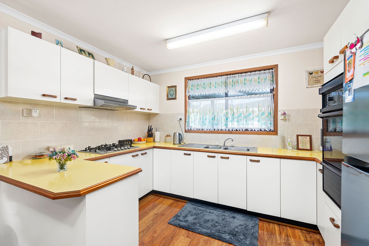 UNDER CONTRACT - Perfect Presentation - Huge Rooms, feel the space - Flex Floor Plan - Park 2 Cars