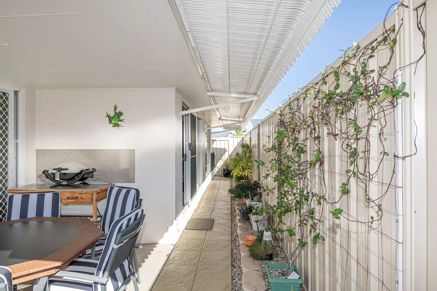 Stunning Corner Block