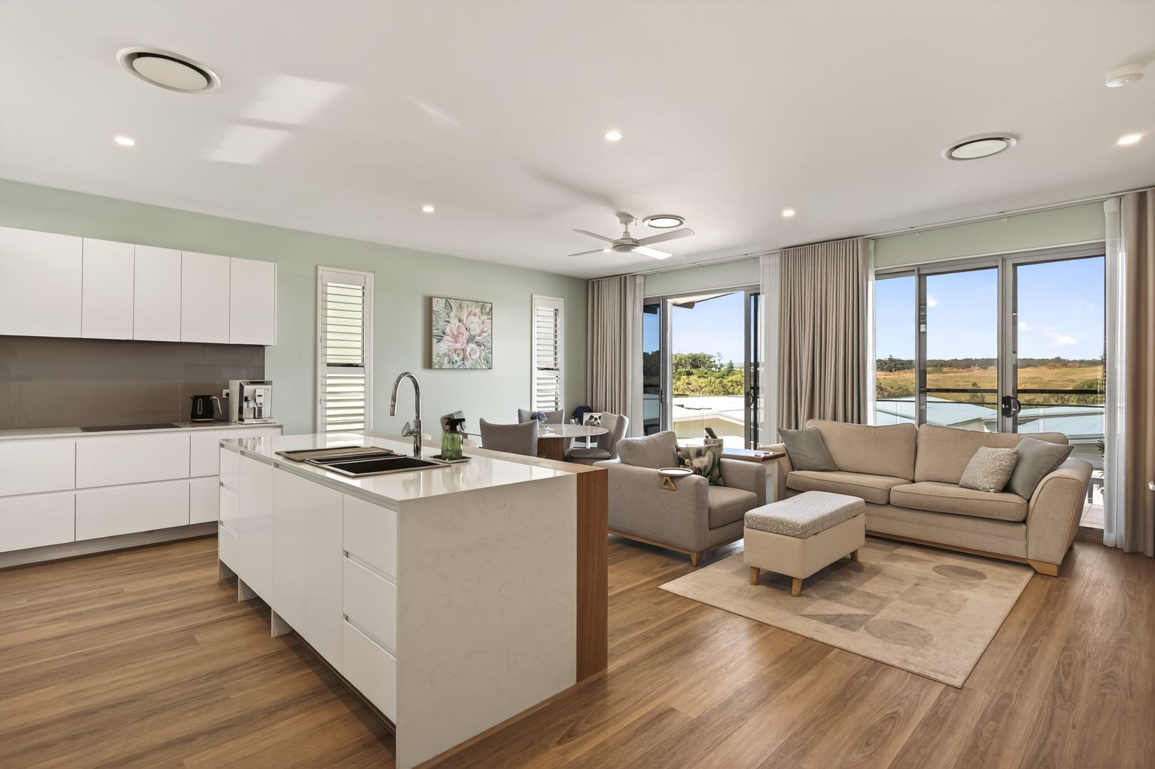 Beautifully renovated 3 Bedroom Villa