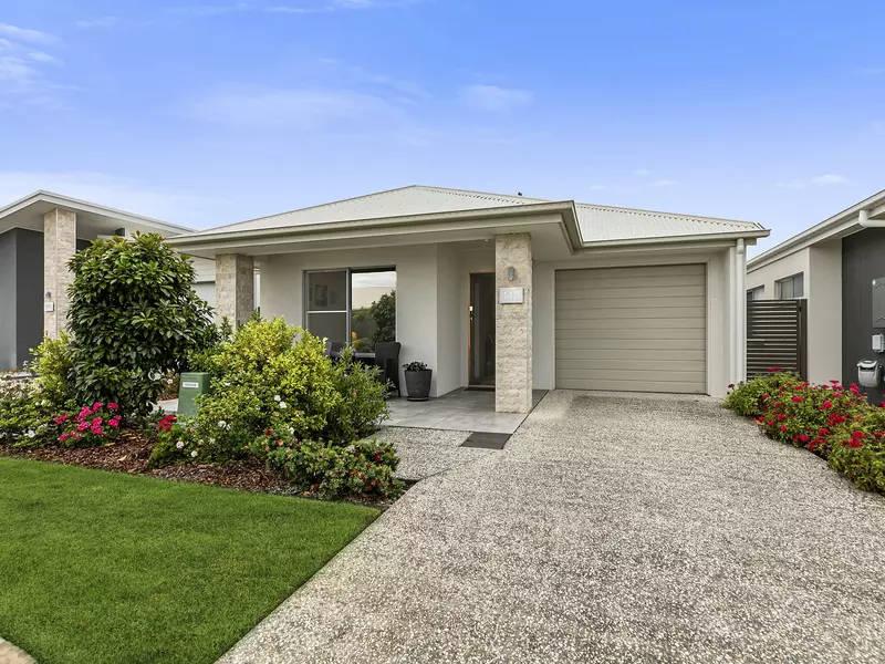 Low Maintenance Living in Exclusive Community