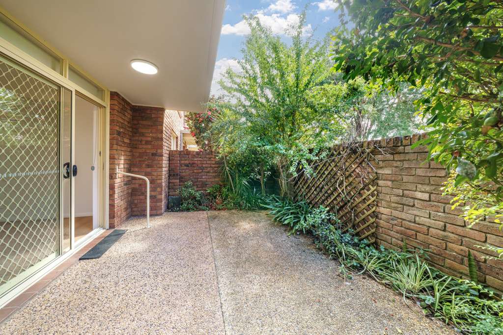Refurbished Ground floor apartment 
