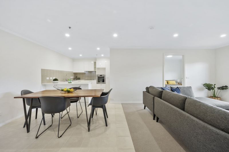 Ground Floor Living by Water and Parkland