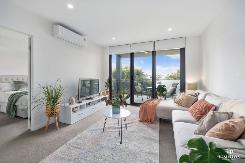 Exquisite Modern Living, Impressive with Great View!