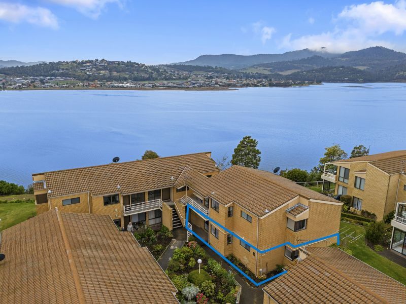 Level entry 2-bedroom villa with glimpses of the Derwent River