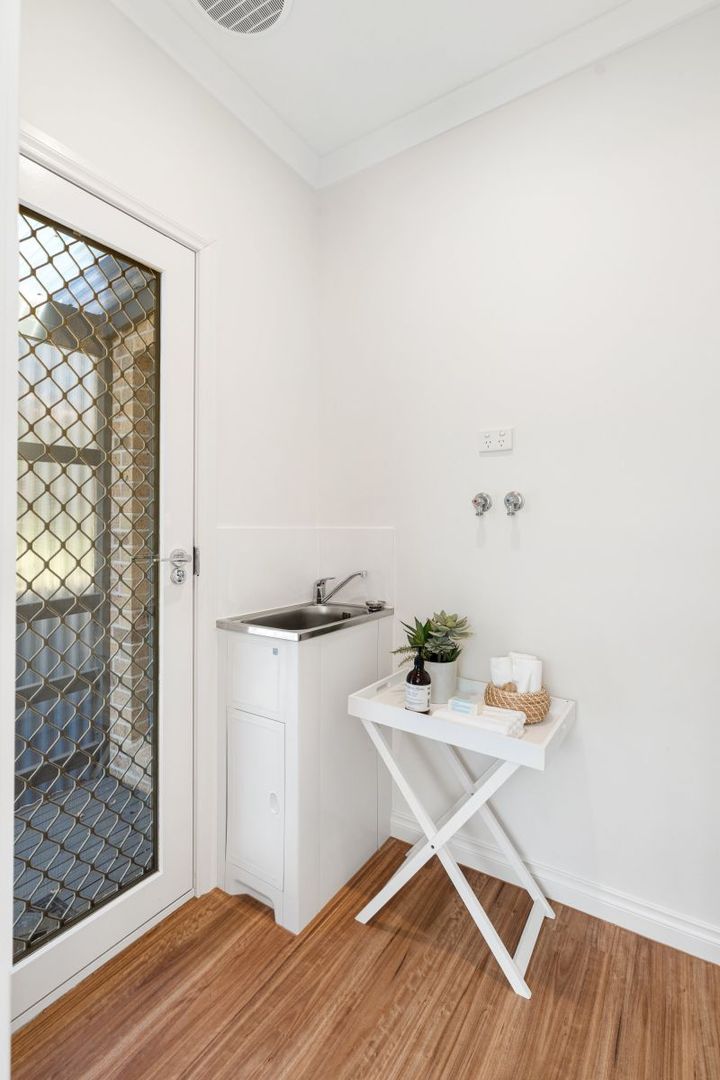 Contemporary Private Living overlooking Kurrajong Reserve