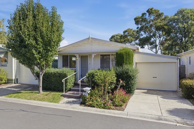 Beautifully Refreshed Two-Bedroom Cottage