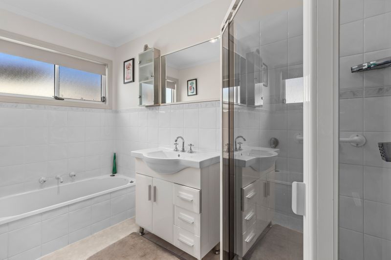 Recently Renovated Two Bedroom - Wake Up in Paradise Every Day