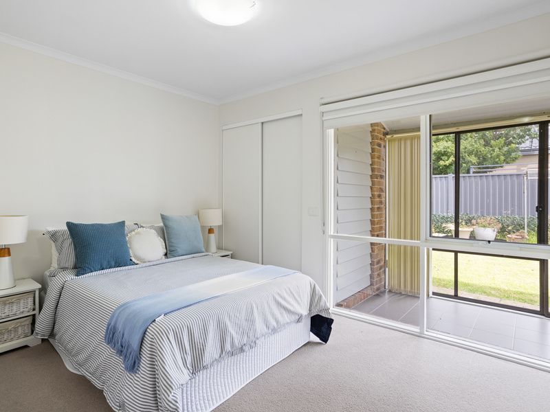 Lovely Villa with Courtyard and Sunroom