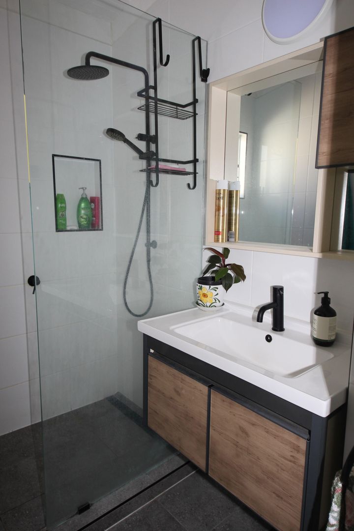 Large 2 Bedroom Overlooking the pool