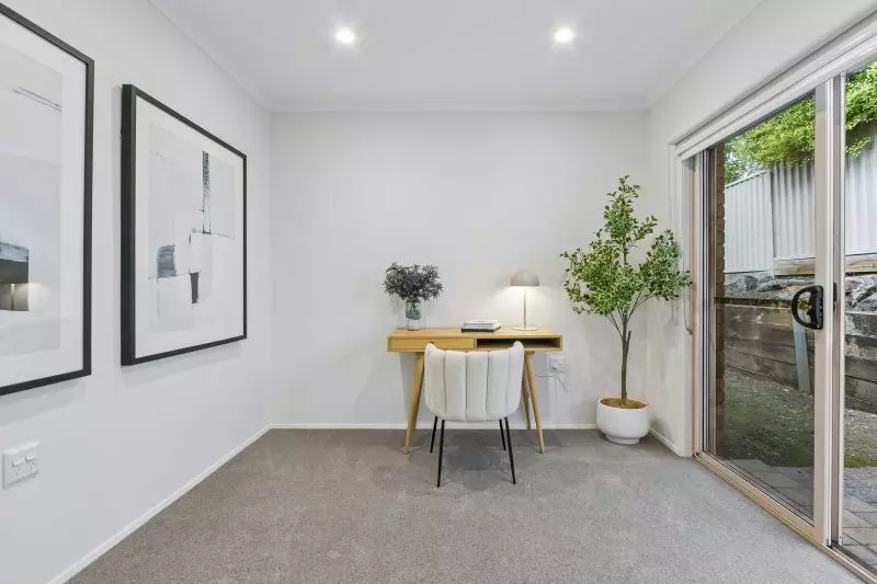 Beautifully refurbished 2-bed plus study villa