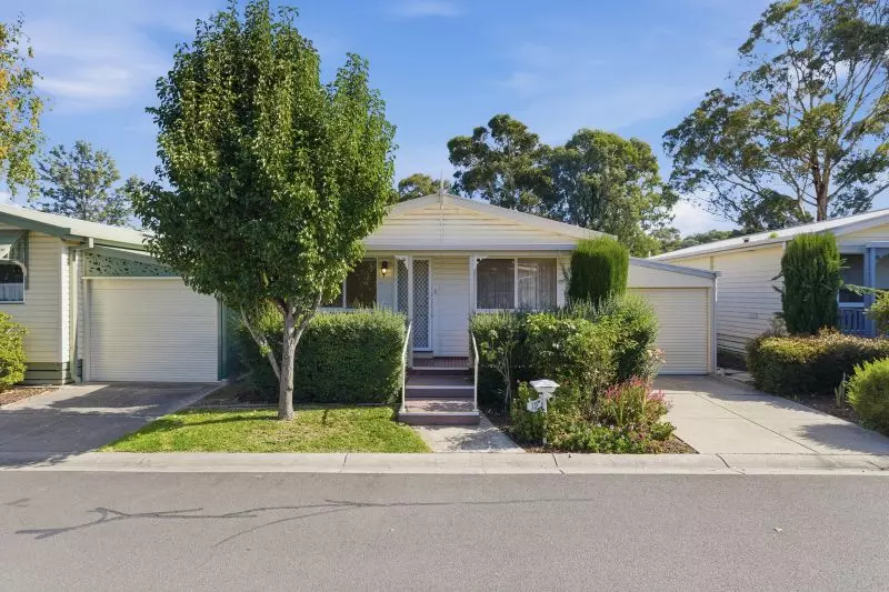 Beautifully Refreshed Two-Bedroom Cottage