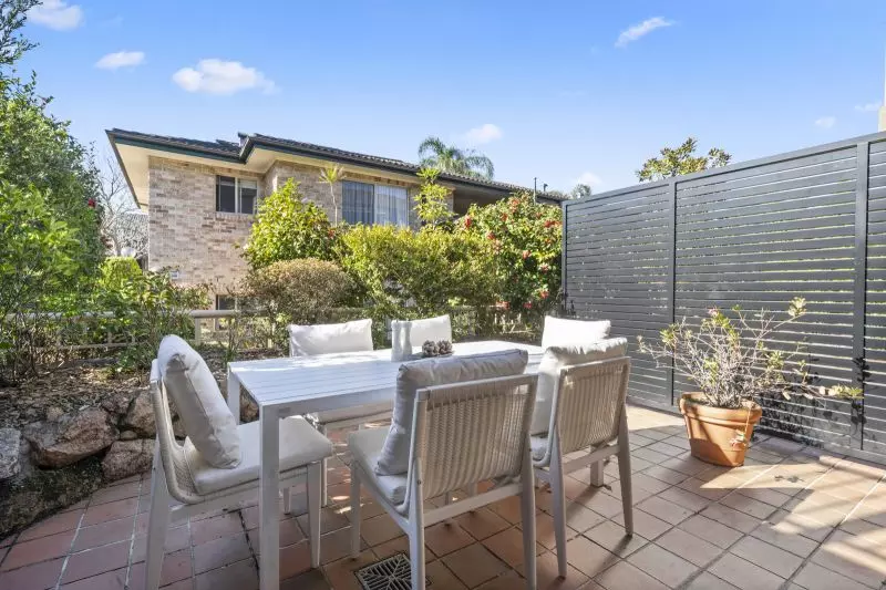 Light-filled villa with stunning bush view