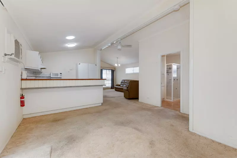 Pet friendly home in welcoming over 55s community