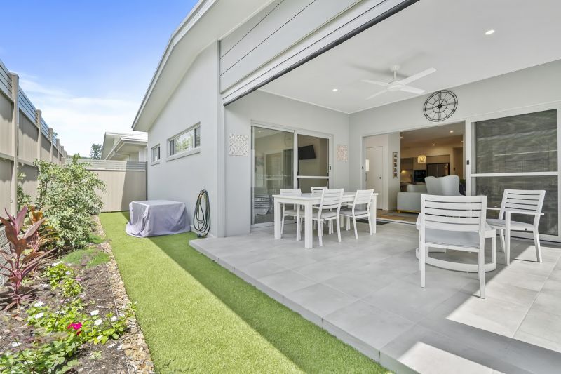 Established Sequoia IN IMMACULATE CONDITION