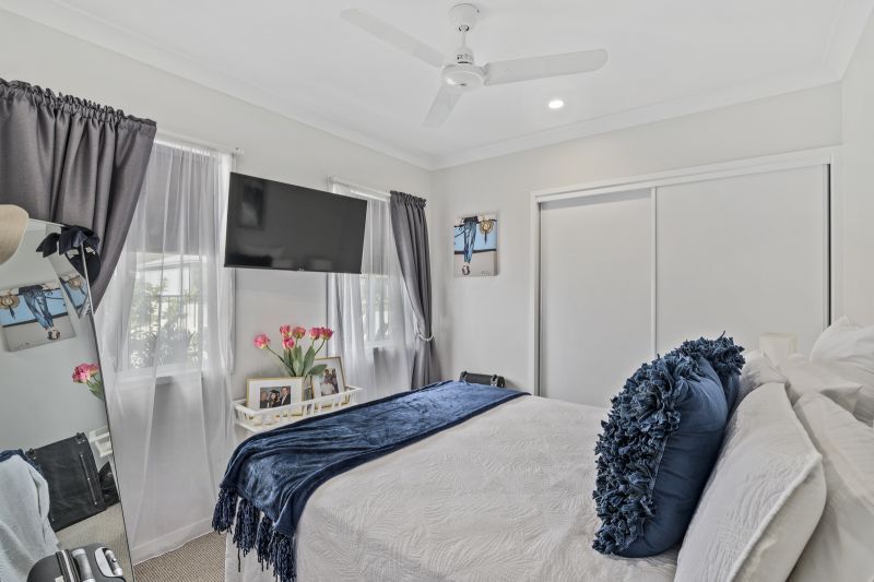 3 Bedroom Home with Stunning Sunroom