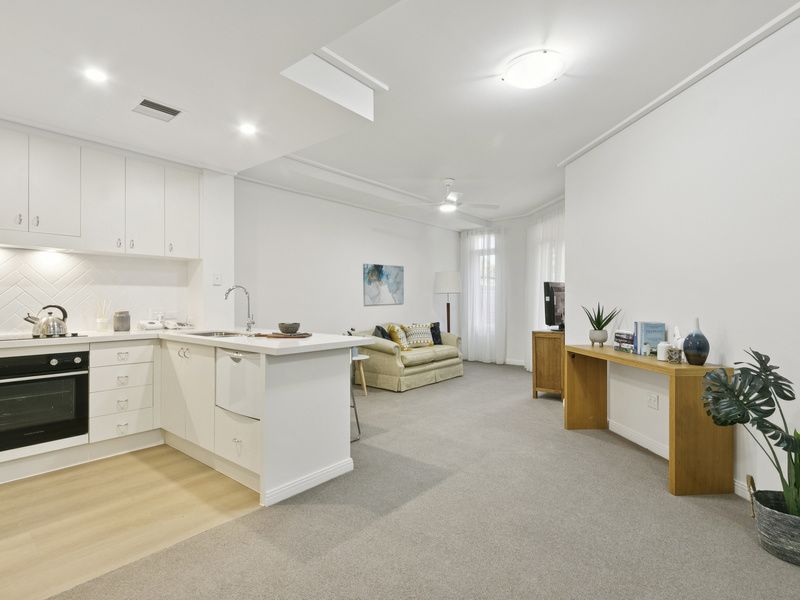 Stylish Home with Garden Terrace Access