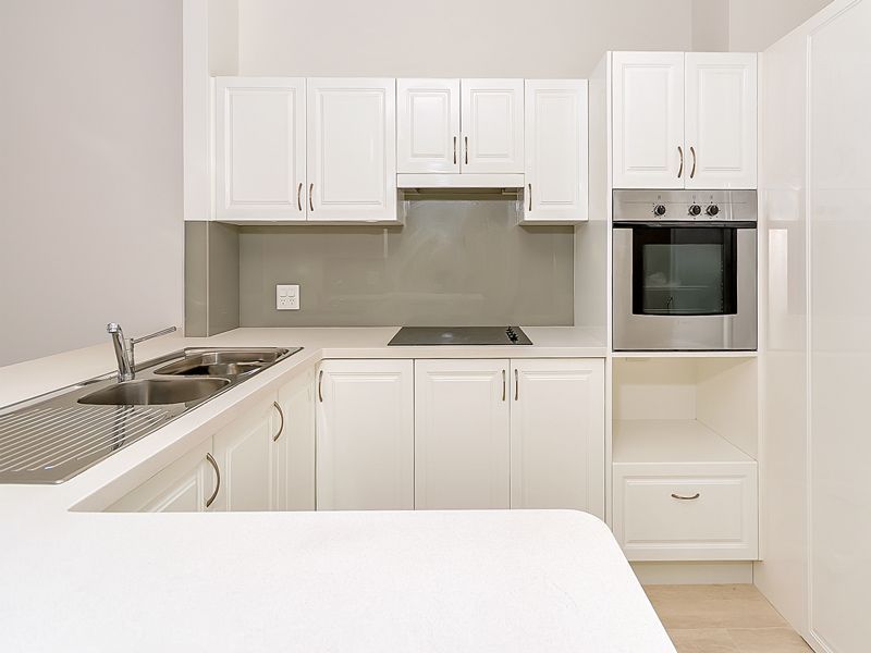 North Facing Renovated 2 Bed, 1 Bathroom on Quiet Street