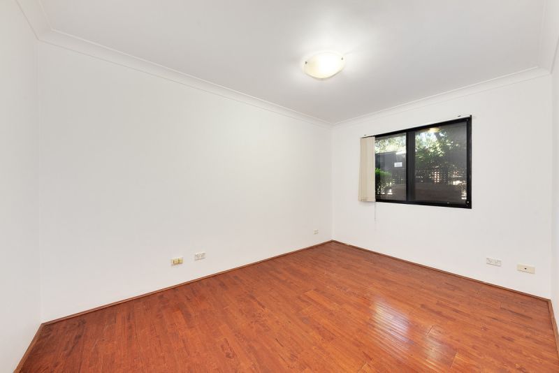 SPACIOUS OPEN PLAN LIVING - FULL BRICK SOLID CONSTRUCTION