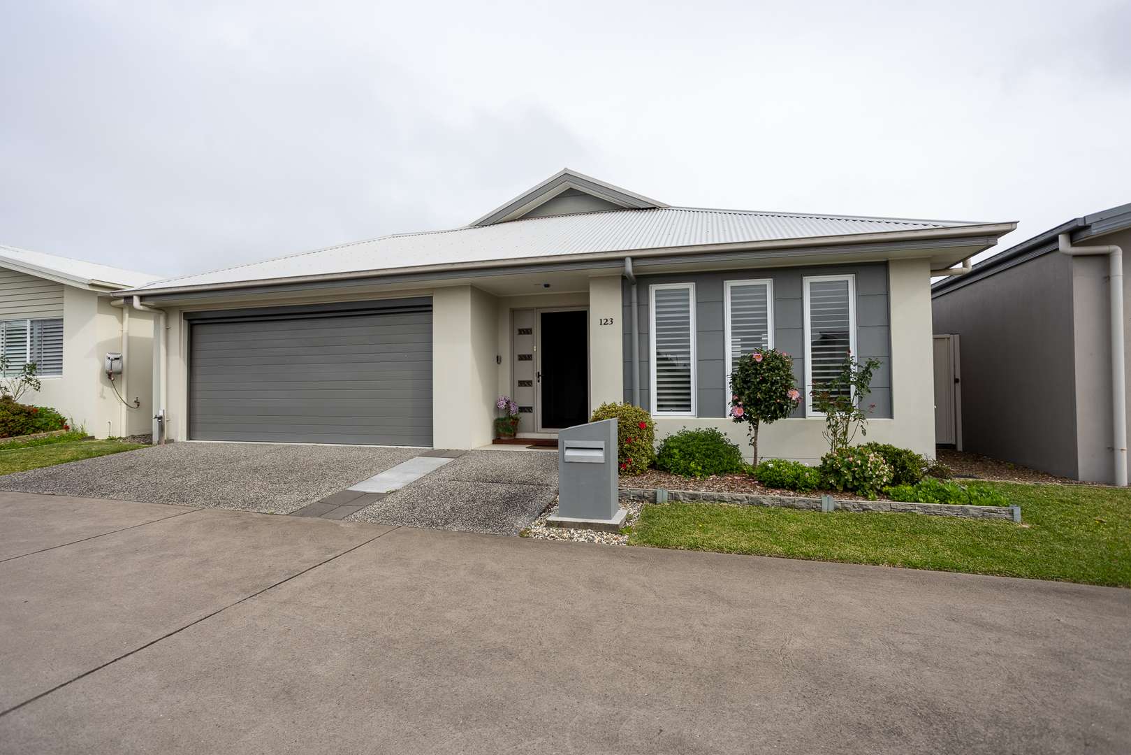 Palm Lake Resort Fern Bay - Close to all amenities