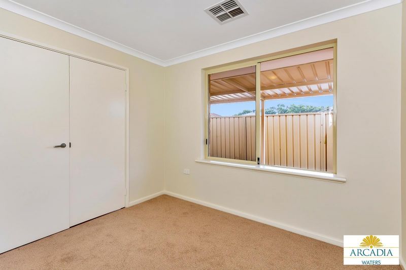 ARCADIA WATERS MANDURAH - ENJOY RETIREMENT WITH THIS 2 BED 2 BATH HOME