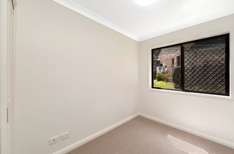 Light-Filled Villa with Atrium, Balcony and Garage