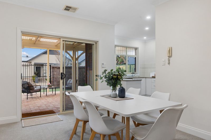 Delightful Villa with Sunny Garden and Short Stroll to the Beach