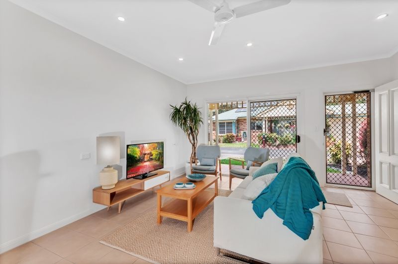 Great sized villa with fully enclosed private patio