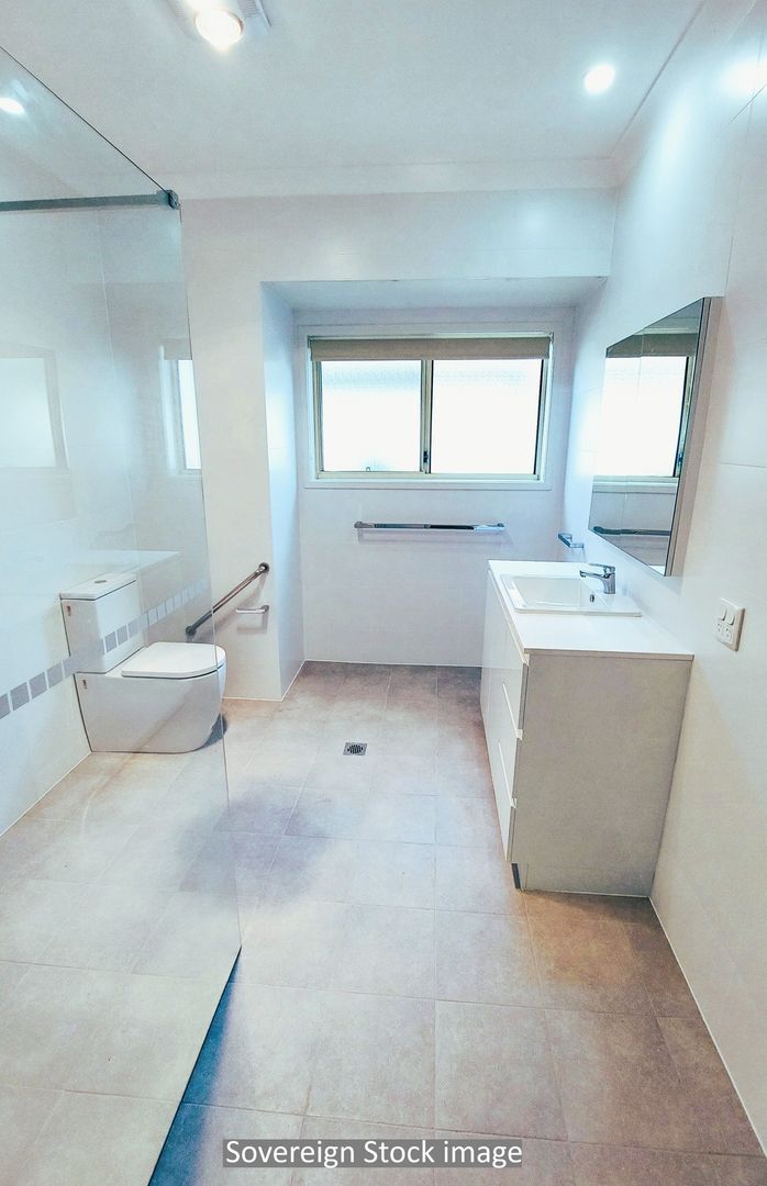 Spacious and Refurbished 3 Bedroom Home - Sovereign Home 165